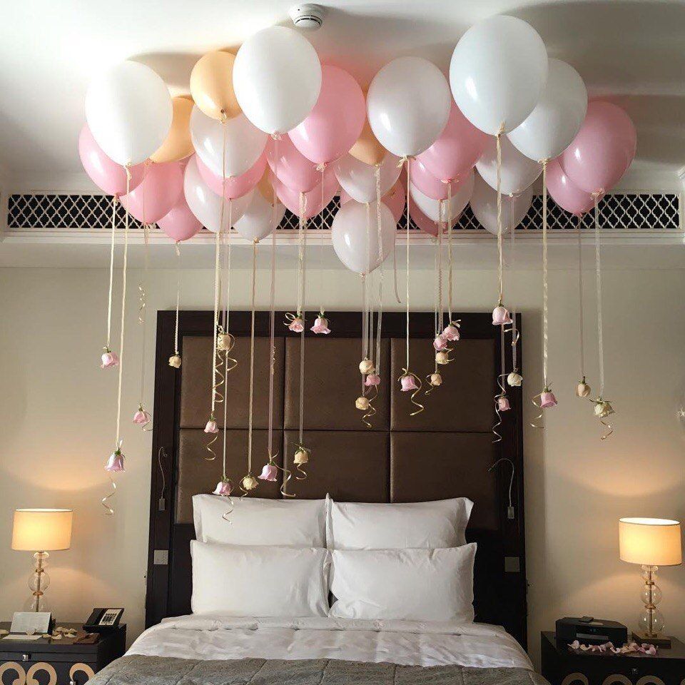 birthday decoration in a hotel room